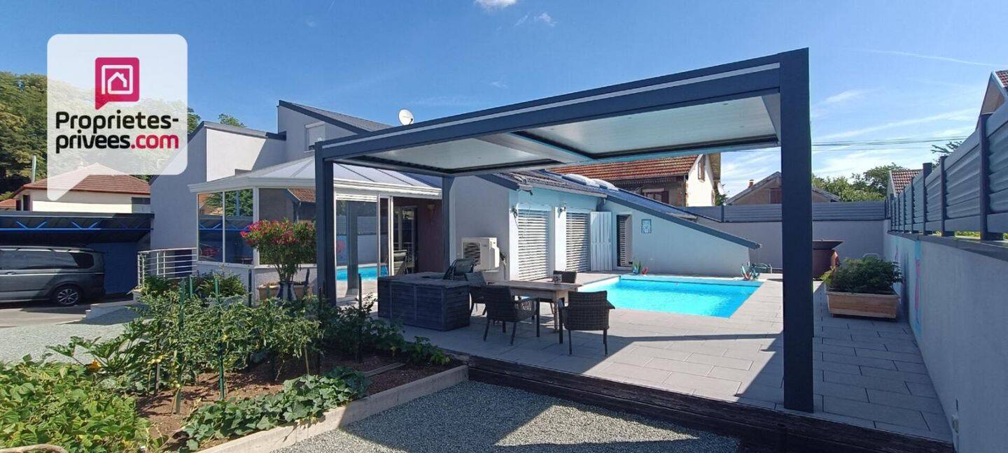 Maison 7 pièces 171 m² · à Lure · 171 m² · 371 000 €