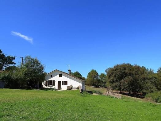 Maison à vendre 115 000 € 4 pièces 2 chambres 65 m² 5 544 m² de terrain Amou 40330