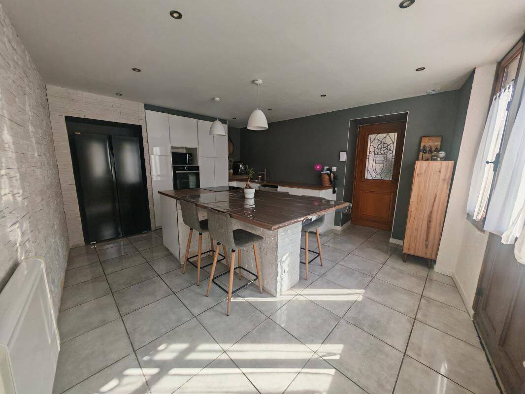 Maison 6 pièces 145 m² · à Réaumont · 144,5 m² · 249 000 €
