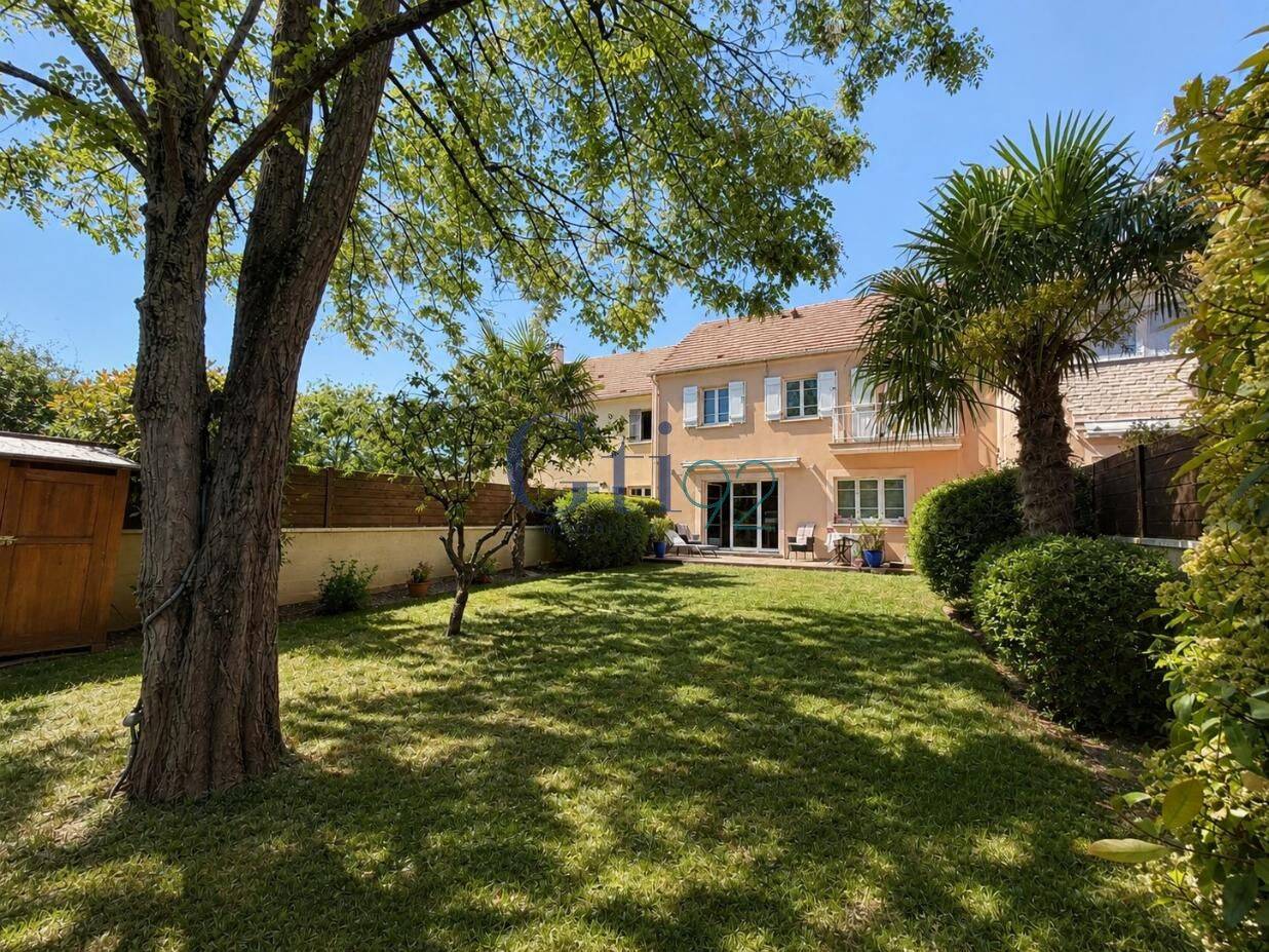 Maison 7 pièces 138 m² · à Issy-les-Moulineaux · 138 m² · 1 049 000 €