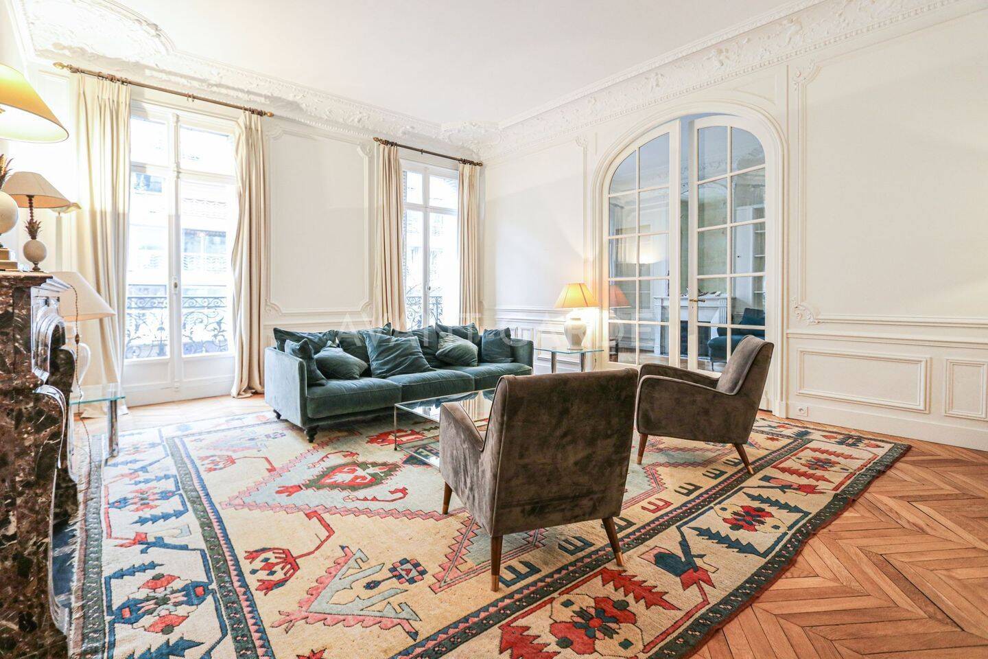 Appartement 6 pièces 184 m² · à Paris 16ème Arrondissement · 183,9 m² · 6 930 €