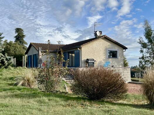 Maison à vendre 199 000 € 5 pièces 3 chambres 100 m² 3 469 m² de terrain Roanne 42300