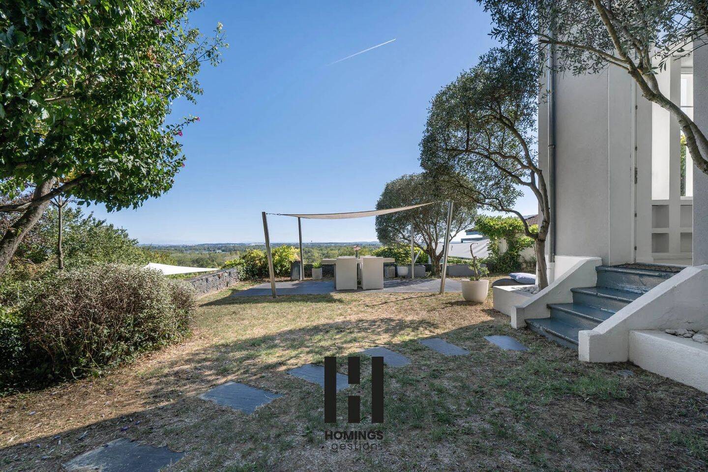 Maison 6 pièces 157 m² · à Neyron · 157 m² · 5 000 €/mois