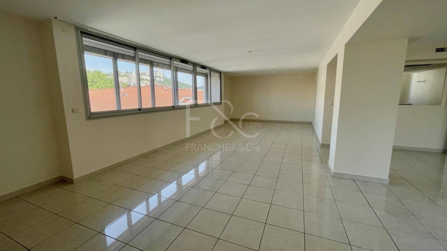 Appartement 4 pièces 164 m² · à Lyon 2ème Arrondissement · 164 m² · 2 389 €
