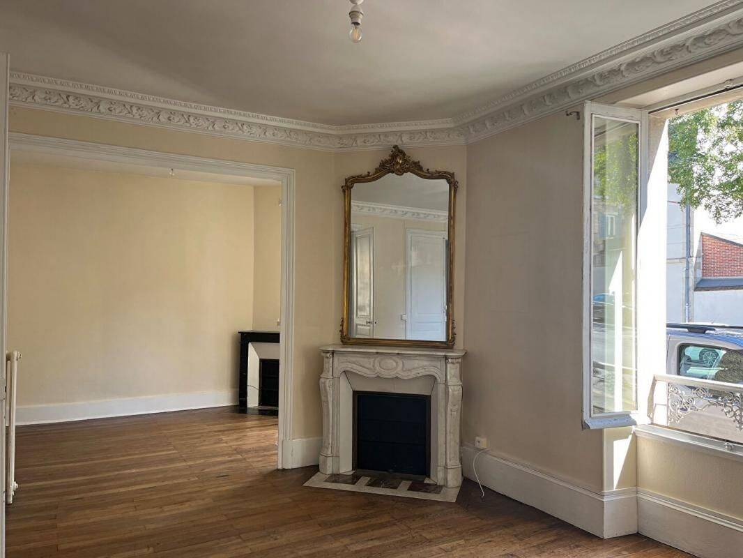 Maison 7 pièces 170 m² · à Bourges · 170 m² · 1 200 €/mois