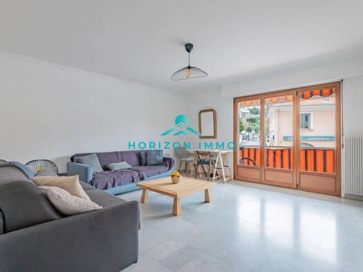 Appartement à louer 1 050 € 2 pièces 1 chambre 57,3 m² 1er étage Saint-Laurent-du-Var 06700