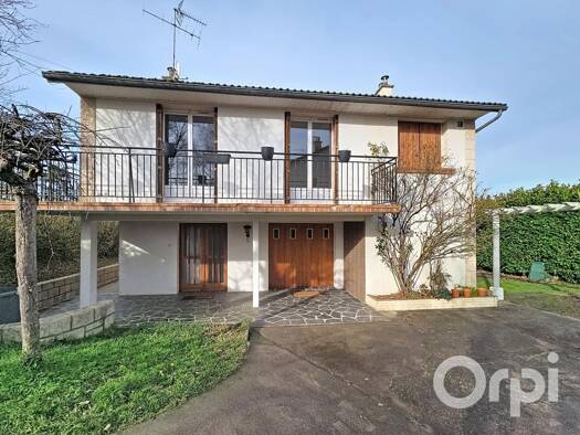 Maison à vendre 181 900 € 5 pièces 4 chambres 108 m² 571 m² de terrain Centre Ville Haut Bellerive-sur-Allier 03700