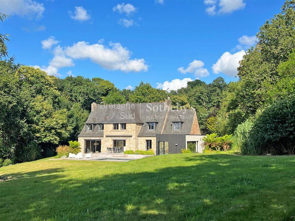 Maison 10 pièces 250 m² · à Plougastel Daoulas · 250 m² · 1 230 000 €