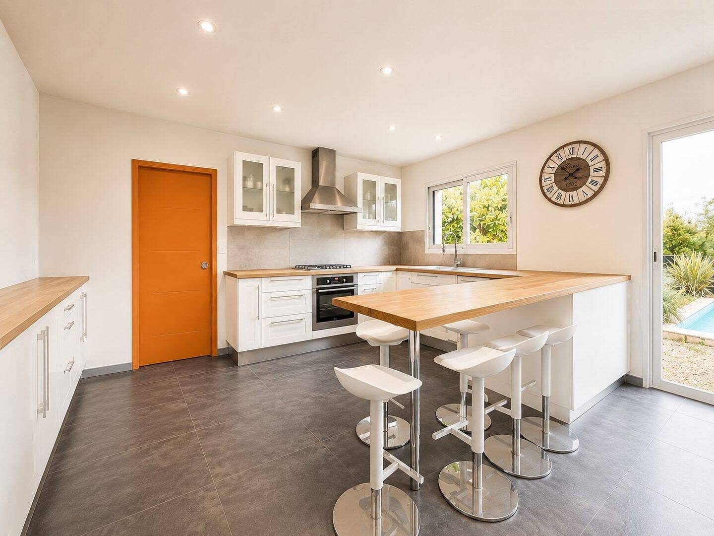 Maison 8 pièces 197 m² · à Gond-Pontouvre · 196,6 m² · 397 000 €