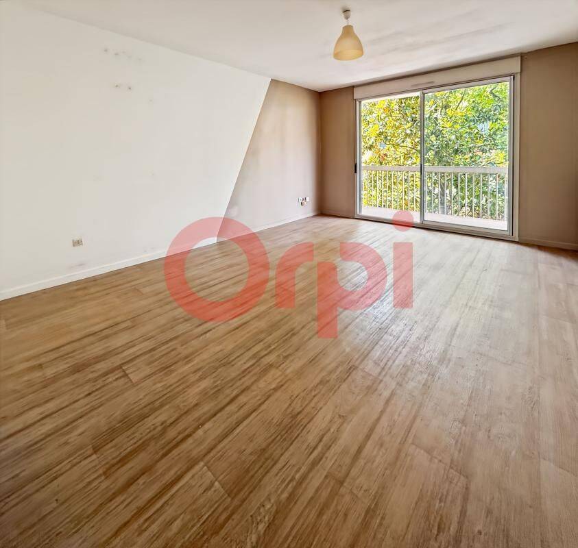 Appartement 3 pièces 63 m² · à Lyon 8ème Arrondissement · 63 m² · 230 000 €