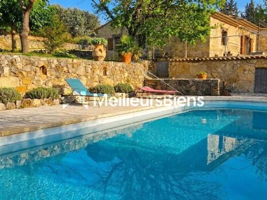 Maison à vendre 898 000 € 8 pièces 6 chambres 210 m² 5 001 m² de terrain Callian 83440