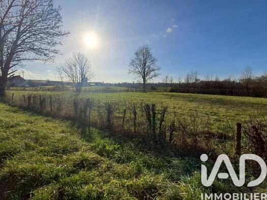 Terrain constructible viabilisé à vendre 82 000 € 2 297 m² de terrain Ligny-le-Châtel 89144