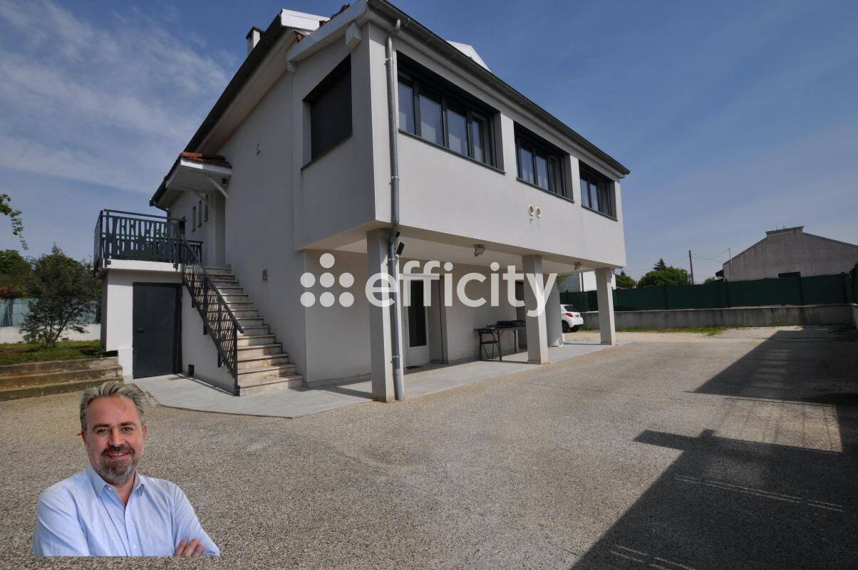 Maison 8 pièces 240 m² · à Feyzin · 240 m² · 540 000 €