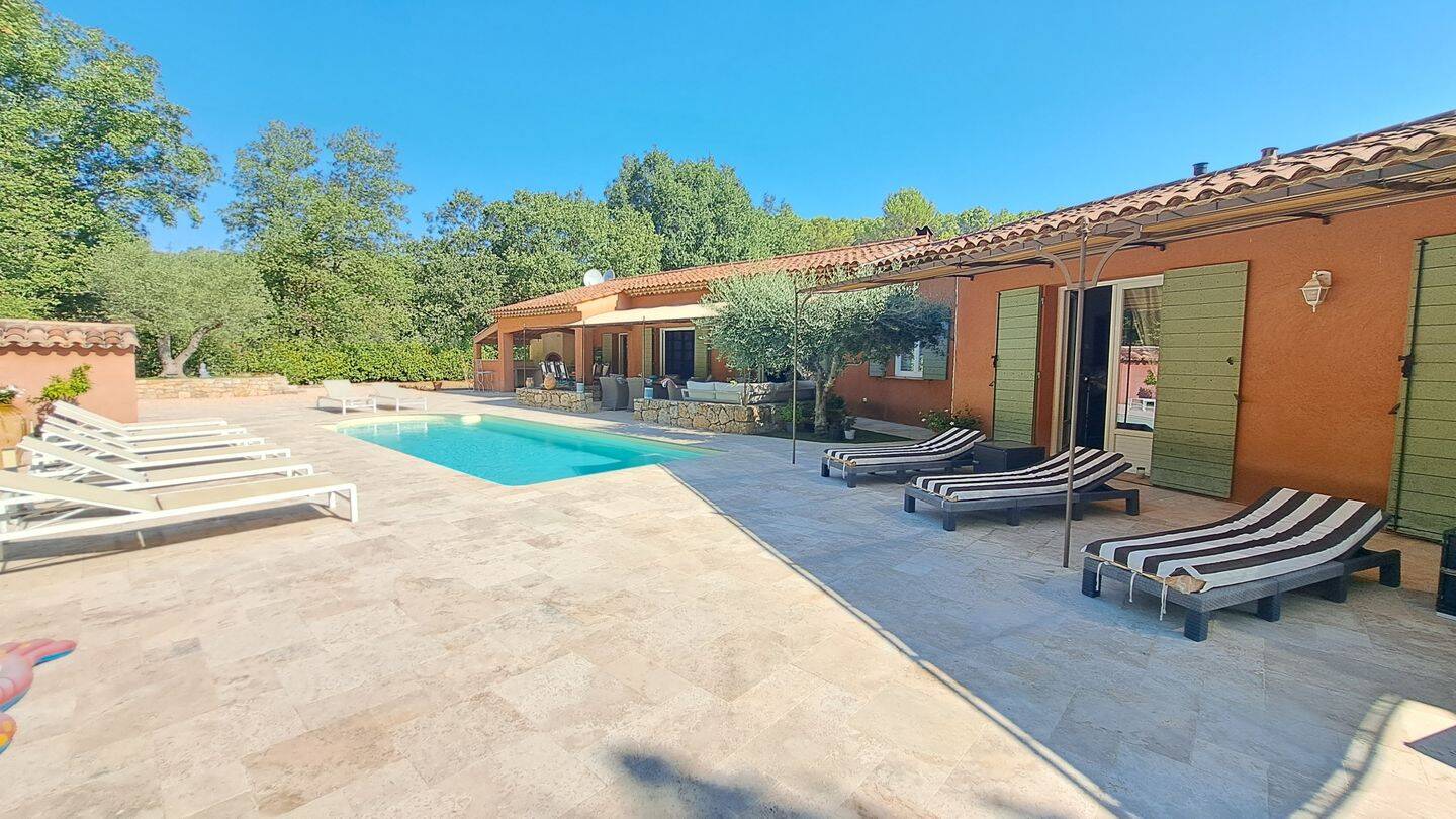 Maison 5 pièces 240 m² · à Saint-Antonin-du-Var · 240 m² · 855 750 €