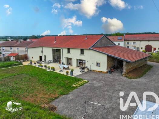 Maison à vendre 845 000 € 7 pièces 5 chambres 250 m² 3 688 m² de terrain Roussy-le-Village 57330