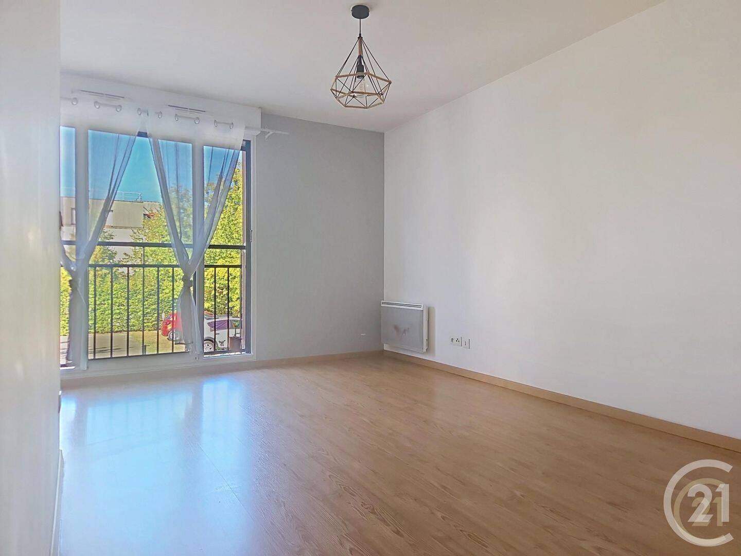 Appartement 1 pièce 28 m² · à Compiègne · 27,7 m² · 490 €