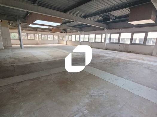 Local d'activités à louer 63 415 € 2 306 m² d'espace de stockage divisible Centre Saint-Cloud 92210