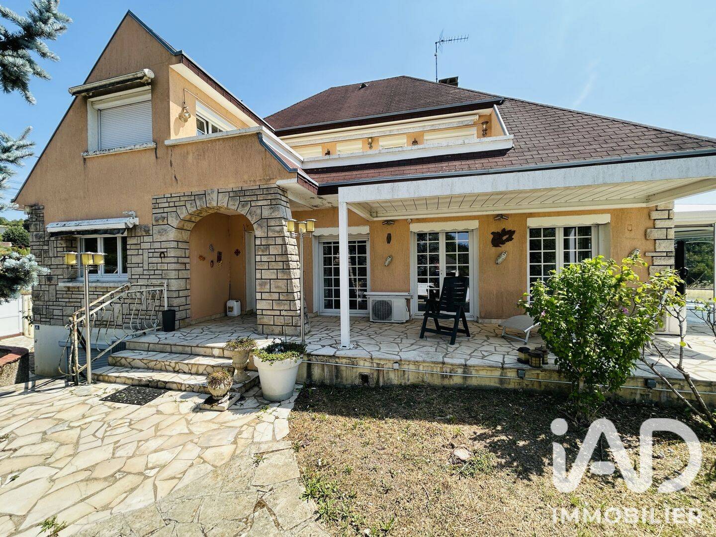 Maison 6 pièces 280 m² · à Bellechaume · 280 m² · 250 000 €