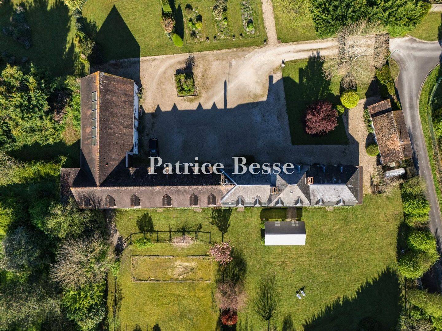 Maison 13 pièces 600 m² · à Ferrières-en-Gâtinais · 600 m² · 599 000 €