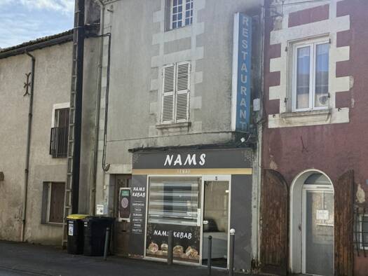 Immeuble à vendre 180 200 € 200 m² Saint-Julien-l'Ars 86800