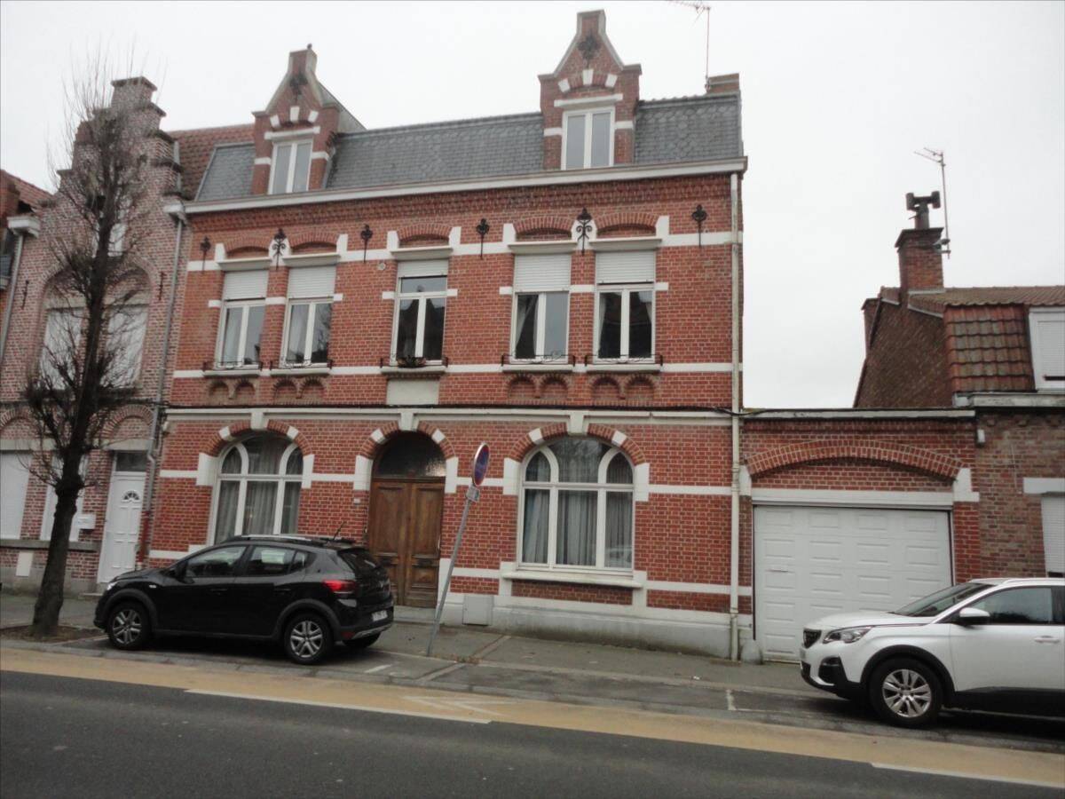 Maison 8 pièces 240 m² · à Bailleul · 240 m² · 539 000 €