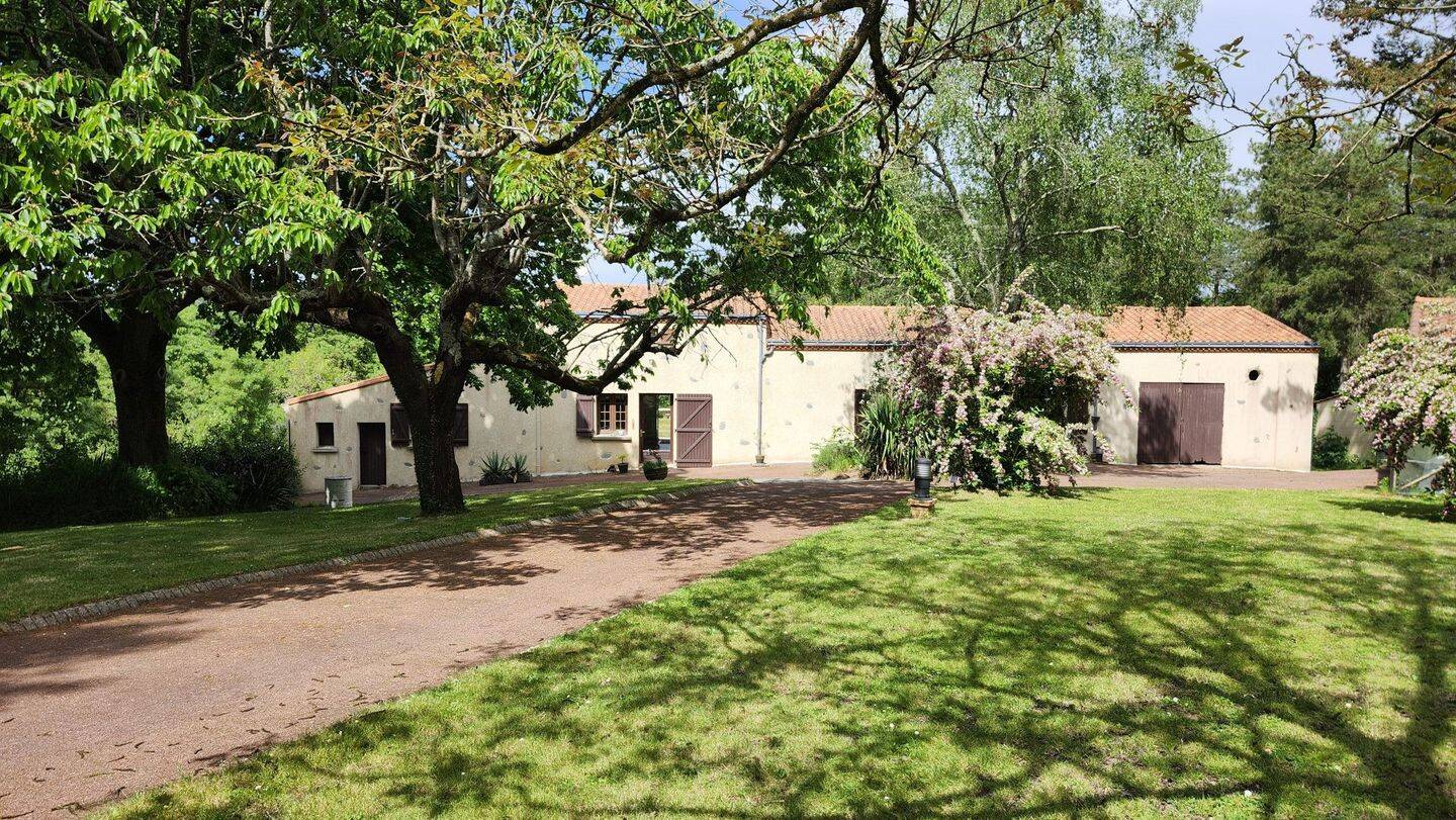 Maison 5 pièces 146 m² · à Divatte-sur-Loire · 146 m² · 359 900 €