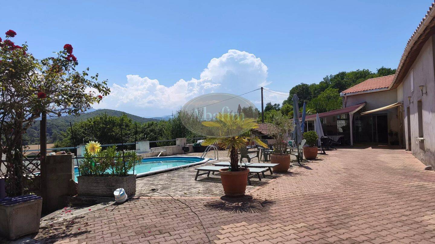 Maison 7 pièces 190 m² · à Pointis-Inard · 190 m² · 245 000 €