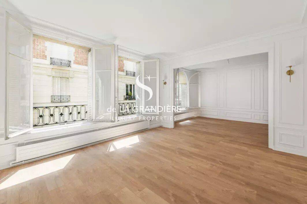 Appartement 6 pièces 131 m² · à Paris 16ème Arrondissement · 131 m² · 4 150 €/mois