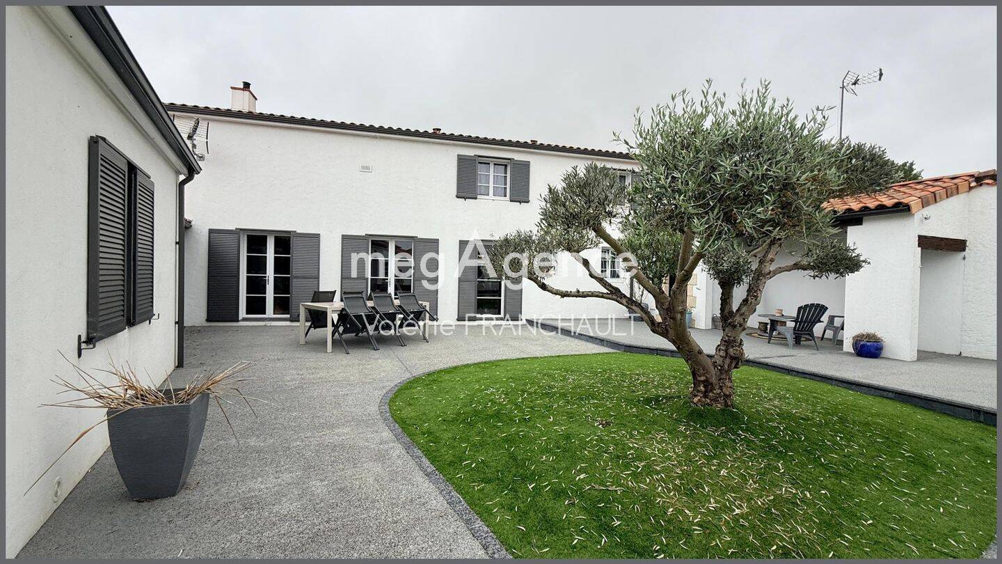 Maison 10 pièces 178 m² · à Grues · 178 m² · 414 000 €