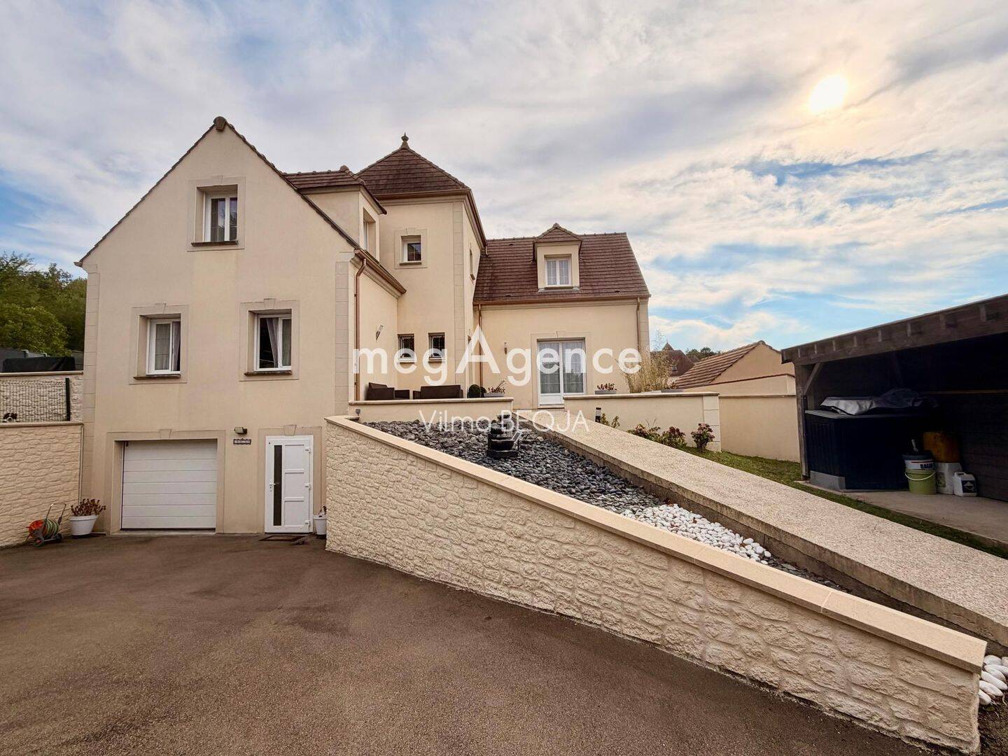 Maison 7 pièces 185 m² · à Pont-sur-Yonne · 185 m² · 415 000 €