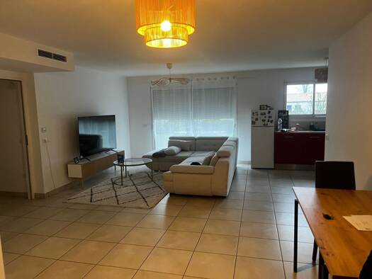 Maison à louer 1 020 € 5 pièces 3 chambres 94 m² 425 m² de terrain Le Bourg sous la Roche-Coteau La Roche-sur-Yon 85000