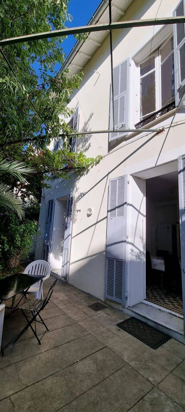 MAISON MEUBLE — 6