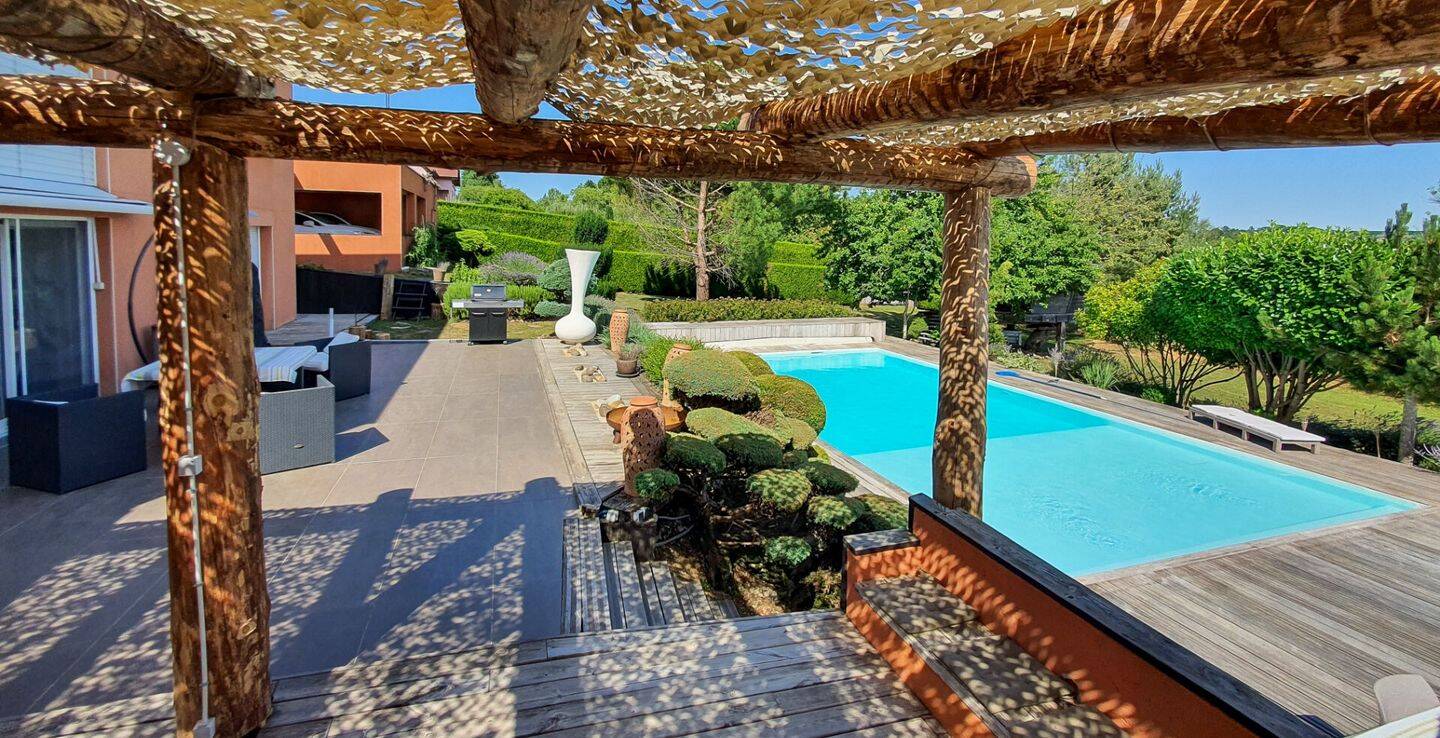 Maison 10 pièces 252 m² · à Port-sur-Saône · 252 m² · 600 000 €