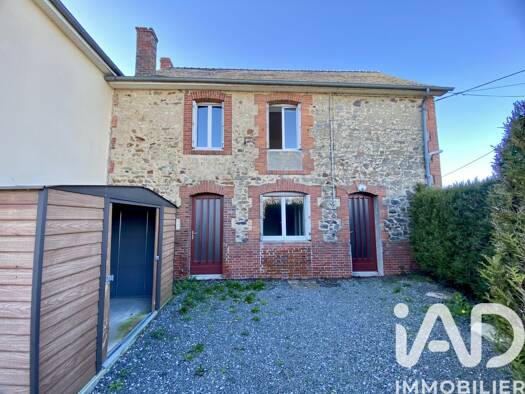 Maison à vendre 84 300 € 5 pièces 4 chambres 120 m² 108 m² de terrain Sainte-Suzanne-et-Chammes 53270