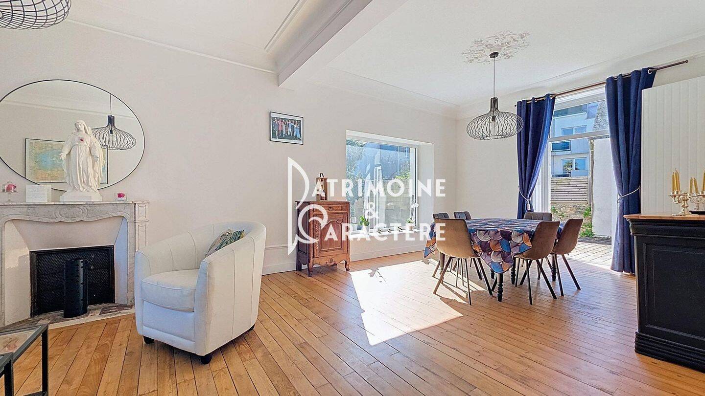 Maison 11 pièces 213 m² · à Vannes · 213 m² · 947 600 €