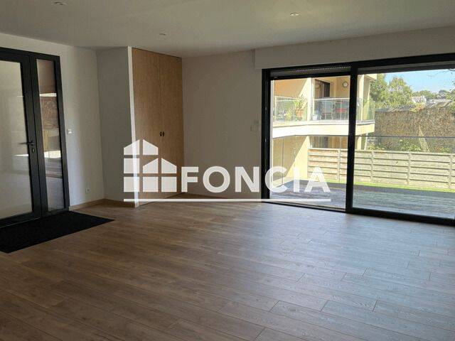 Appartement 3 pièces 98 m² · à Perros-Guirec · 97,7 m² · 1 350 €