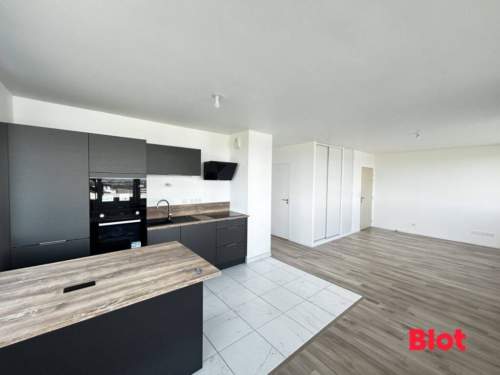Appartement 4 pièces 87 m² · à Saint-Jacques-de-la-Lande · 86,7 m² · 1 100 €