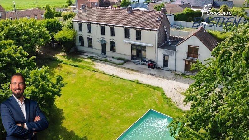 Maison 7 pièces 146 m² · à Vicq · 146 m² · 369 000 €