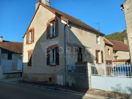 Maison à louer 540 € 4 pièces 2 chambres 76 m² 110 m² de terrain Sermizelles 89200