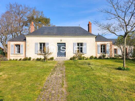 Maison à vendre 579 000 € 8 pièces 4 chambres 245 m² 3 897 m² de terrain Artannes-sur-Indre 37260