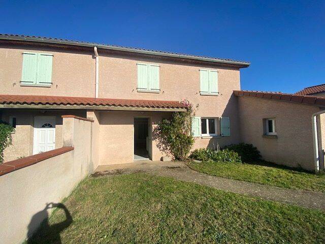 Maison 5 pièces 106 m² · à Pouilly-lès-Feurs · 105,6 m² · 828 €