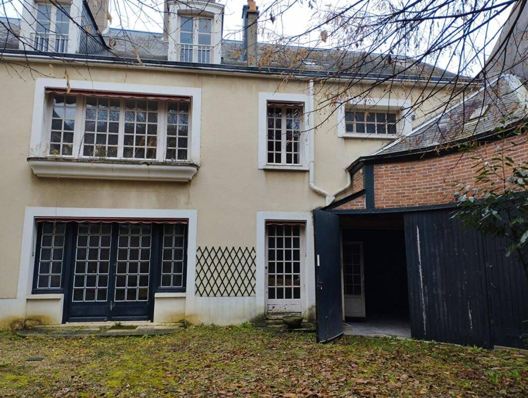 Maison 14 pièces 420 m² · à Châteaudun · 420 m² · 420 000 €