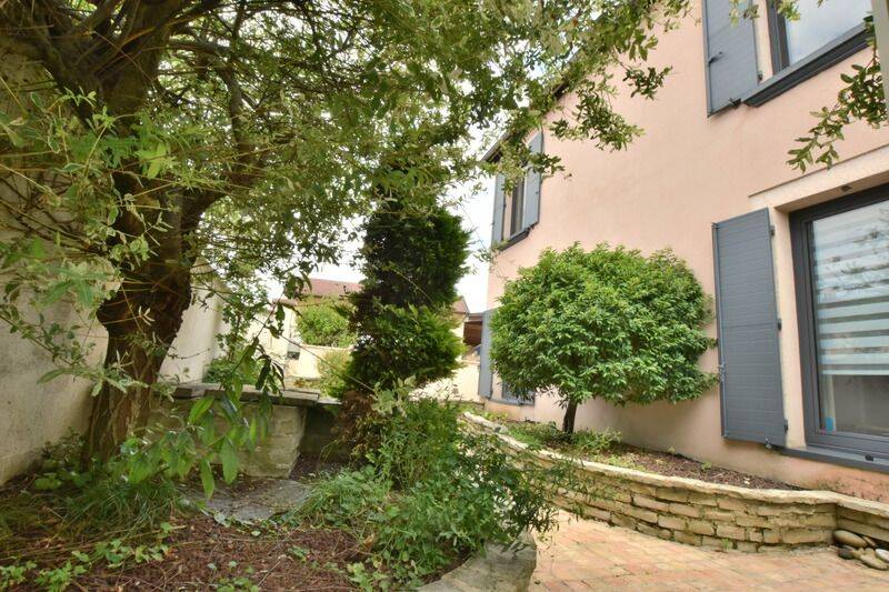 Maison 6 pièces 163 m² · à Vosne-Romanée · 163 m² · 320 000 €