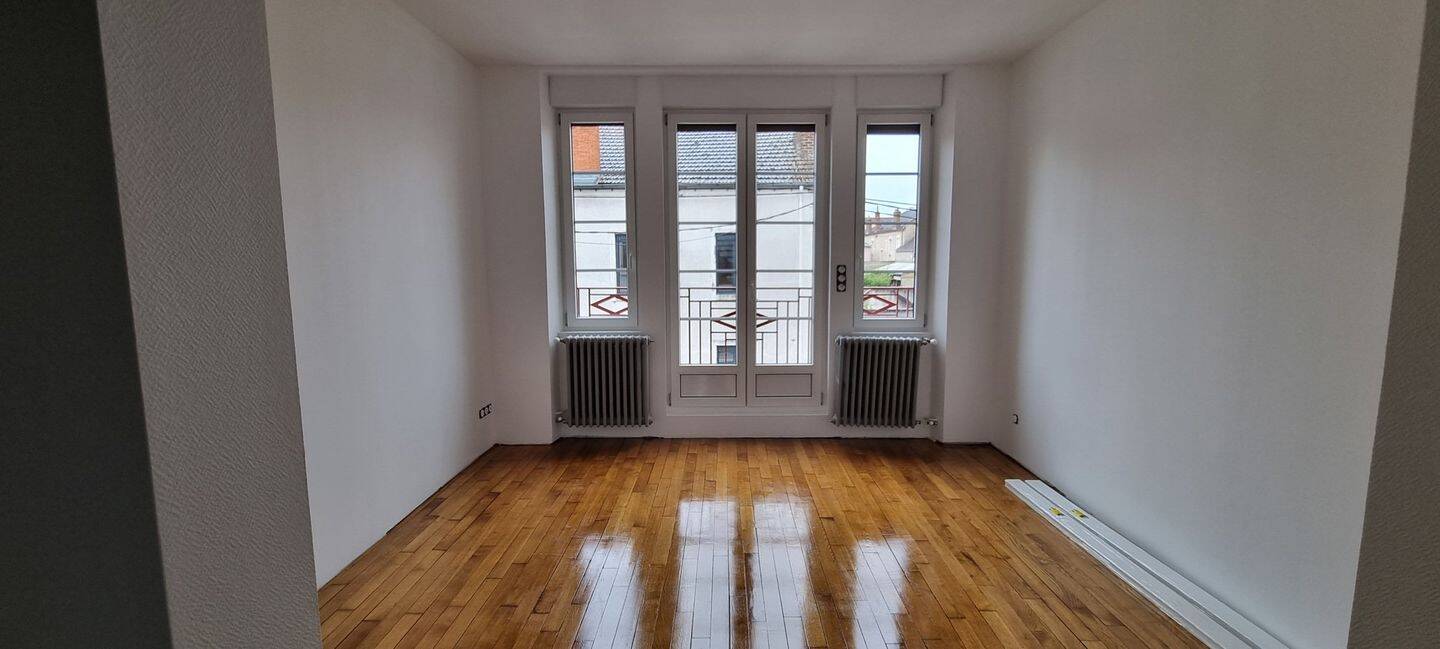 Appartement 4 pièces 113 m² · à Montceau-les-Mines · 113 m² · 892 €/mois