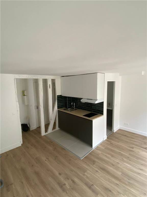Appartement 1 pièce 28 m² · à Paris 10ème Arrondissement · 28 m² · 1 077 €/mois