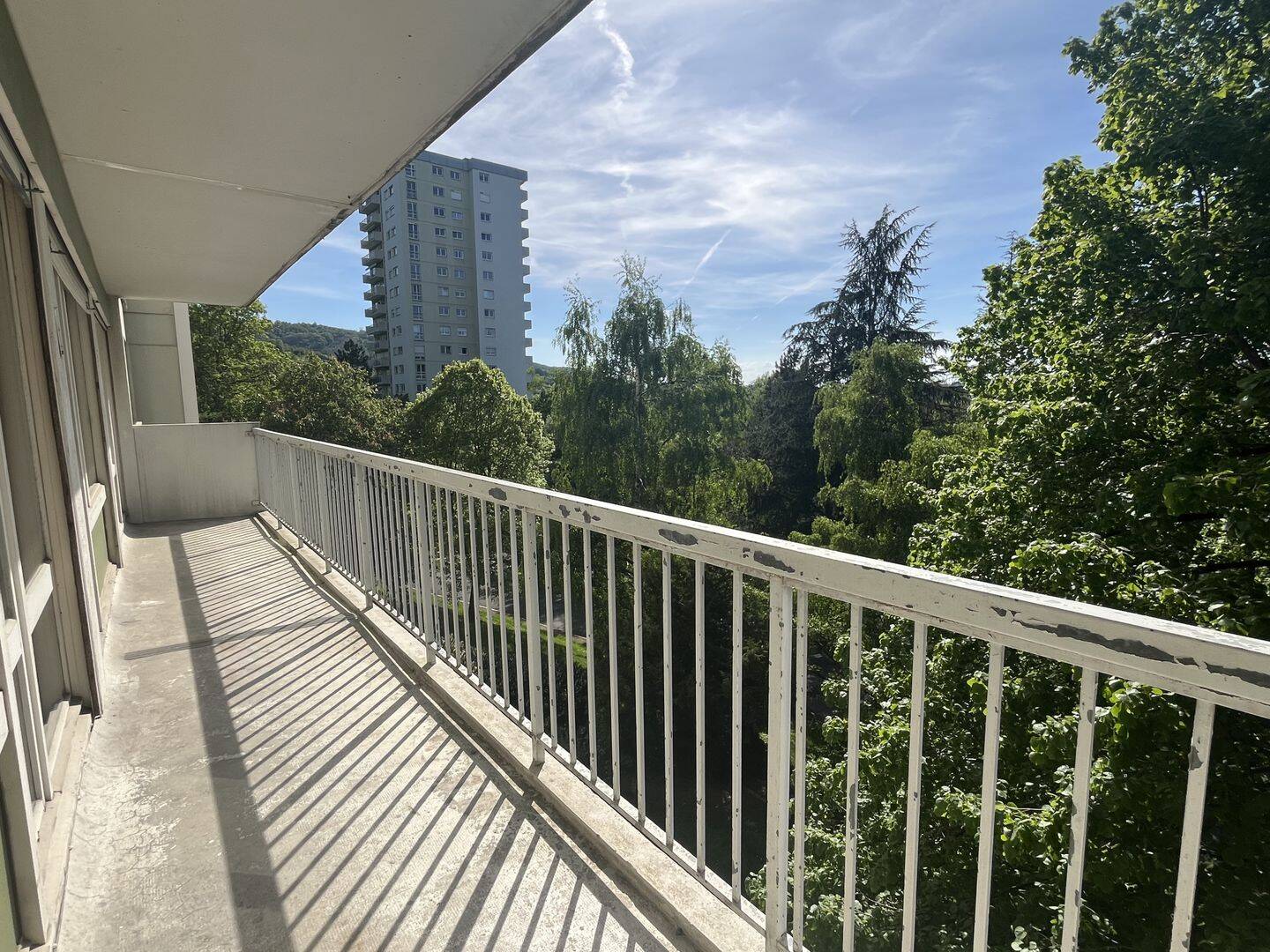 Appartement 5 pièces 97 m² · à Saint-Étienne · 97 m² · 105 000 €