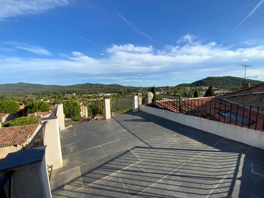 Appartement à vendre 127 000 € 3 pièces 2 chambres 45 m² Étage 2/2 Carnoules 83660