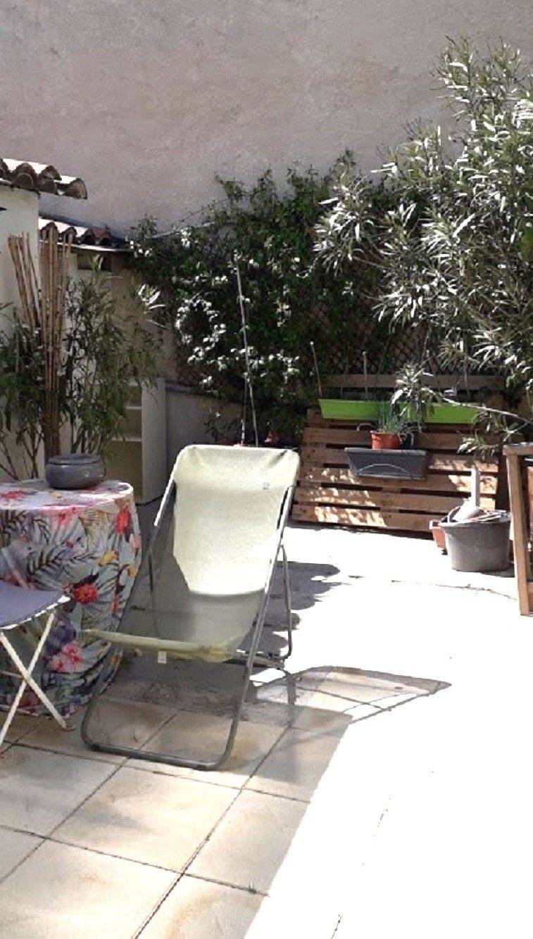 Appartement 1 pièce 17 m² · à Meyreuil · 17 m² · 500 €