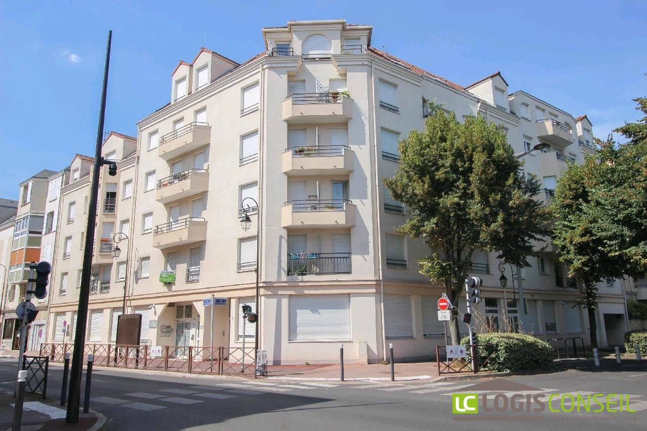 Appartement 1 pièce 32 m² · à Antony · 31,9 m² · 879 €