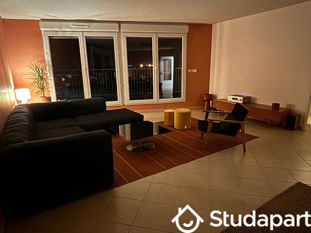 1 pièce 11 m² · à Bordeaux · 11 m² · 590 €